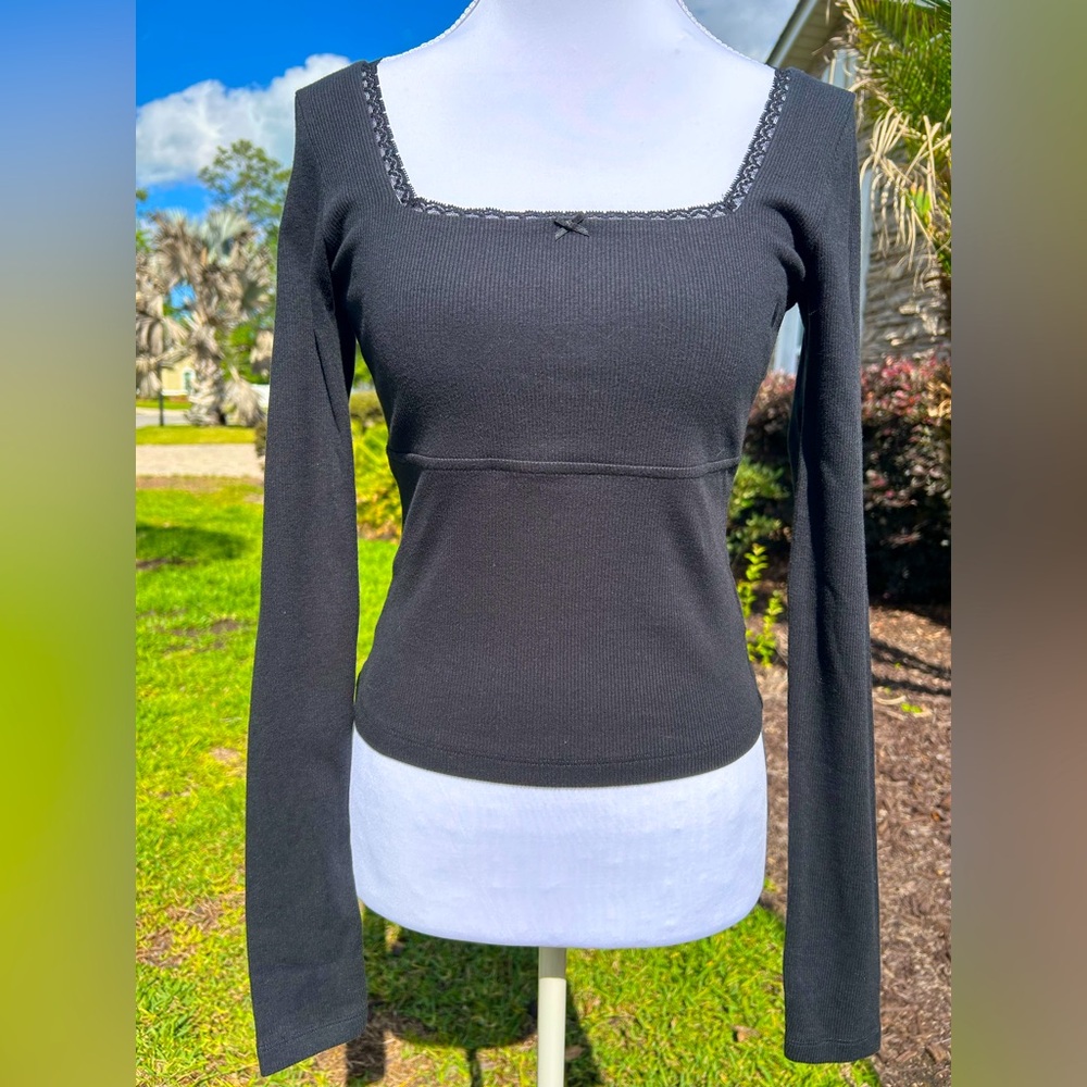 NWOT🌸American Eagle Ribbed Sweetheart Square Neckline Long Sleeved Tee